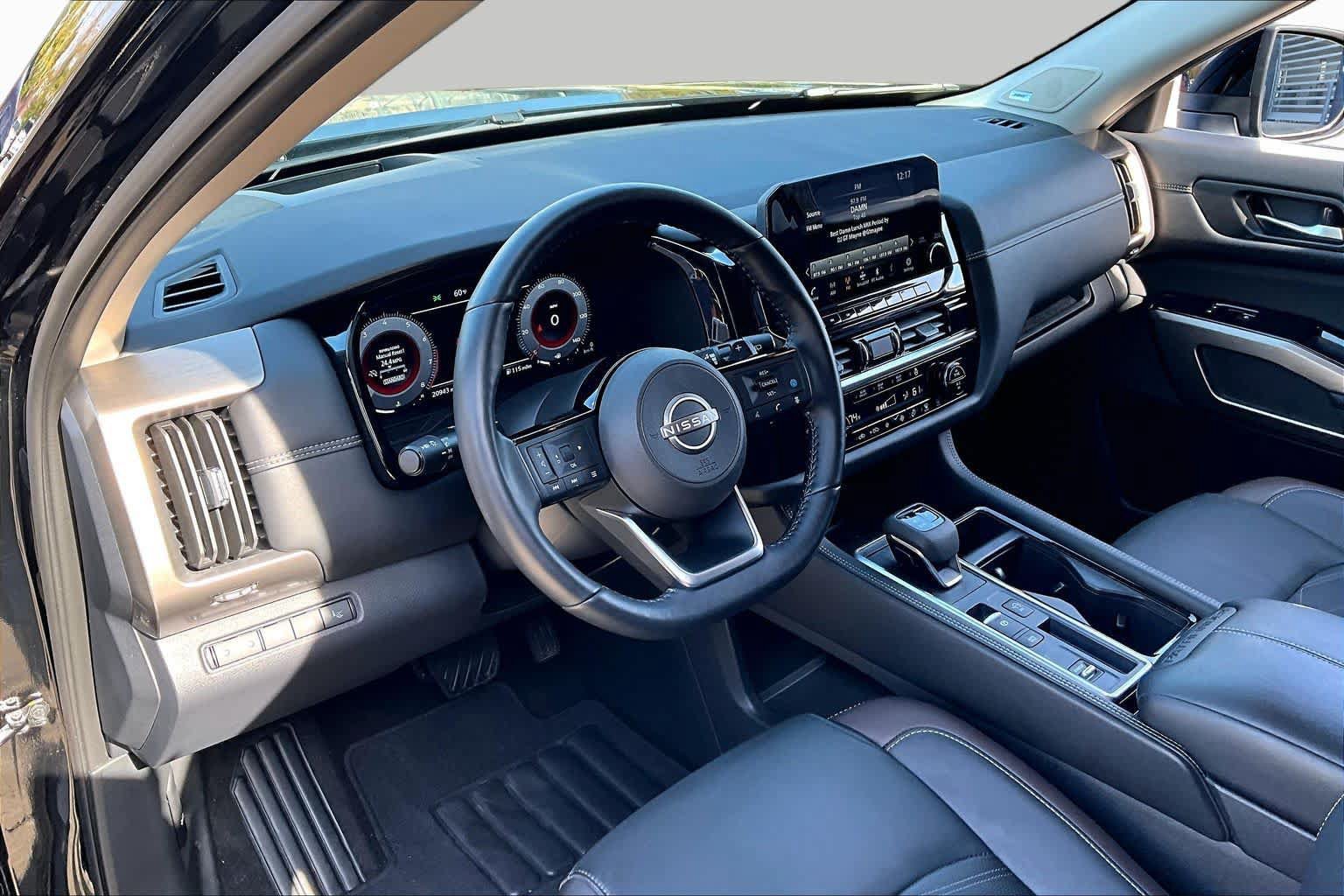 Certified 2024 Nissan Pathfinder Platinum FWD image 15