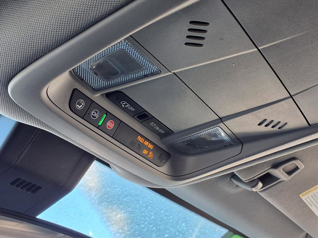 Used 2022 Chevrolet Equinox LT w/ LPO, Floor Liner Package image 13