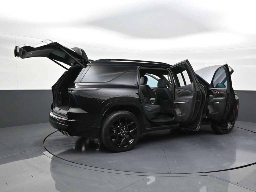 Used 2024 Chevrolet Traverse RS FWD image 25