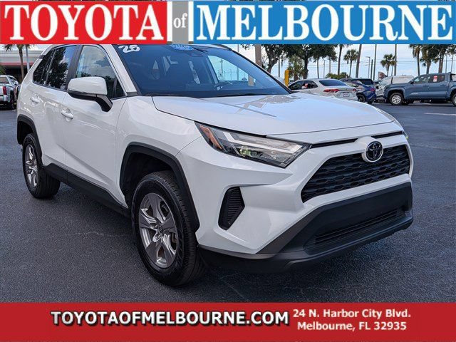 Used 2025 Toyota RAV4 XLE FWD image 1