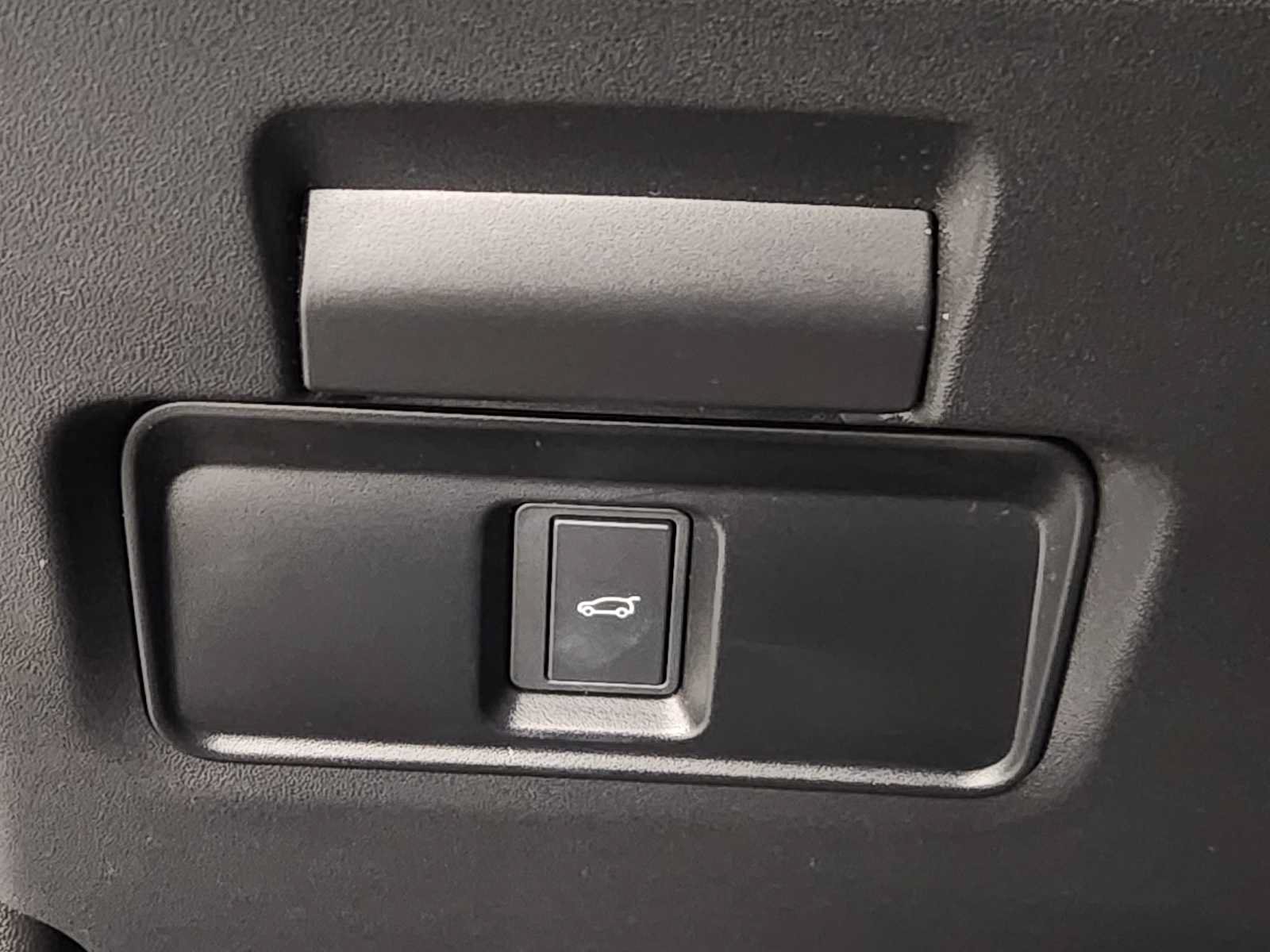 Used 2025 Land Rover Range Rover Evoque S AWD/4WD image 21