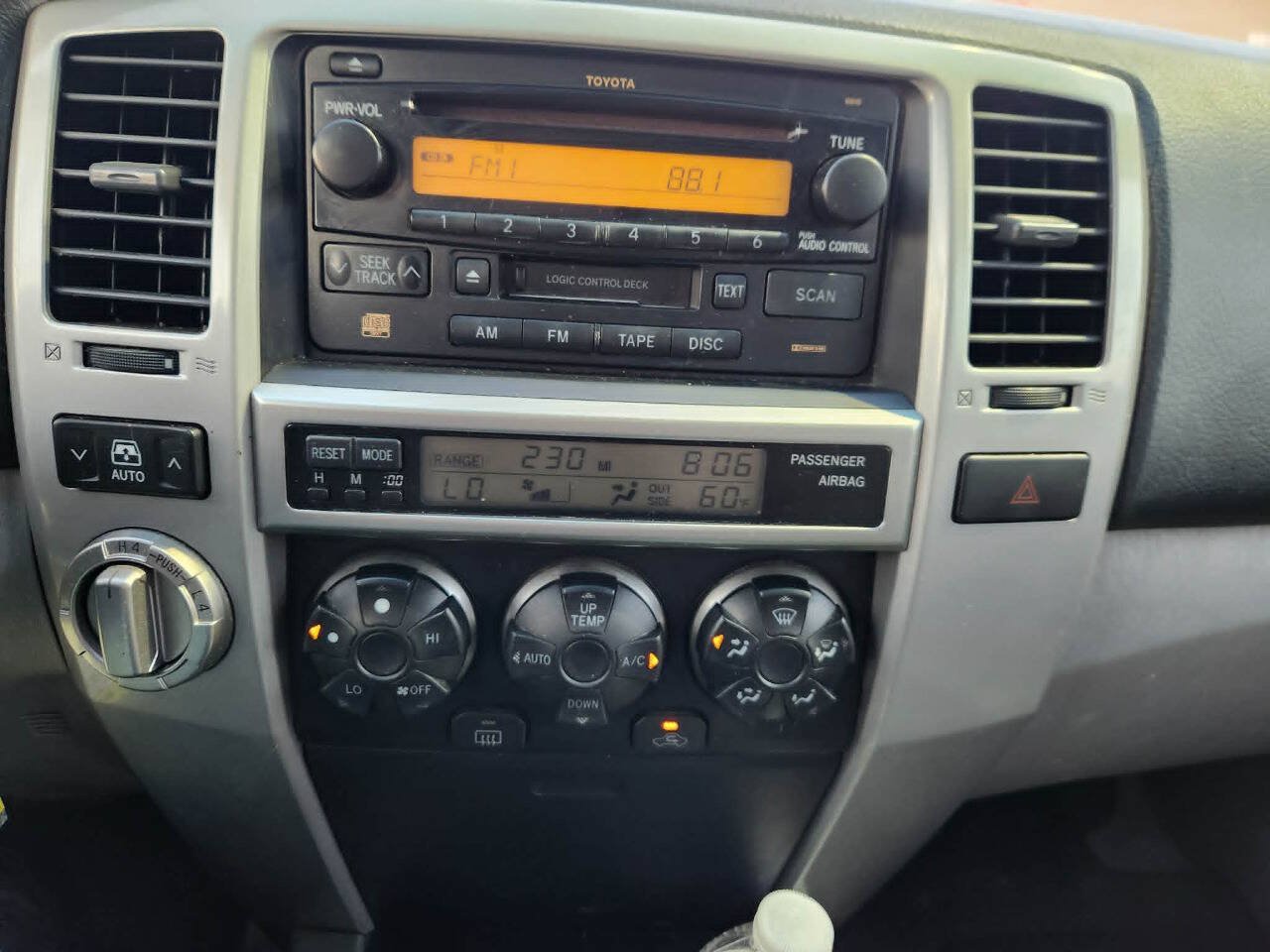 Used 2005 Toyota 4Runner SR5 AWD/4WD image 29