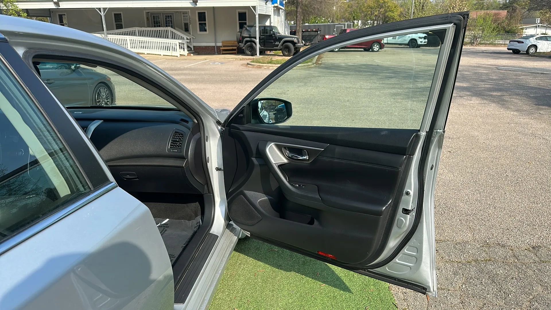 Used 2015 Nissan Altima 2.5 SL w/ Technology Package image 24