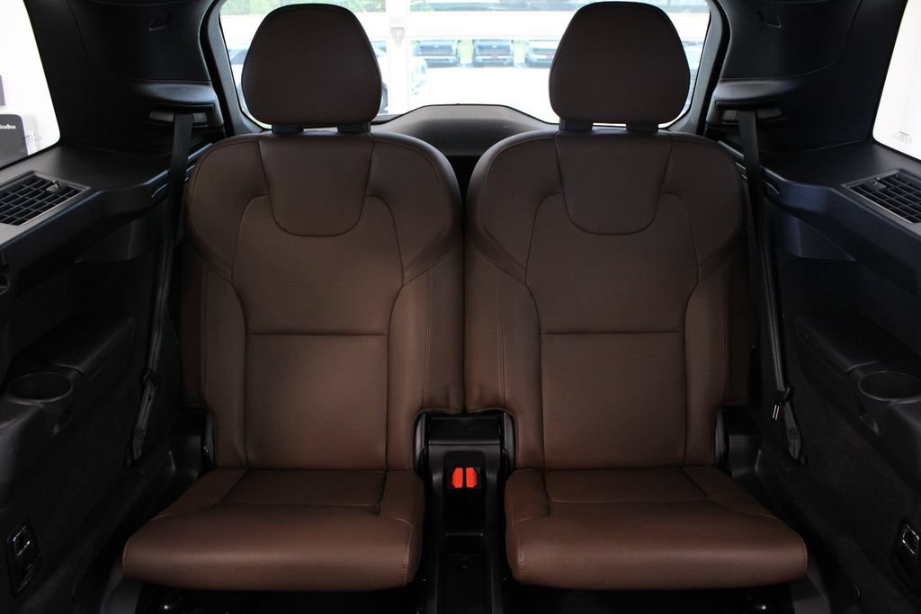 Used 2020 Volvo XC90 T6 Momentum w/ Protection Package AWD/4WD image 34
