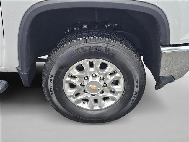 Used 2024 Chevrolet Silverado 3500 LT w/ Safety Package image 9
