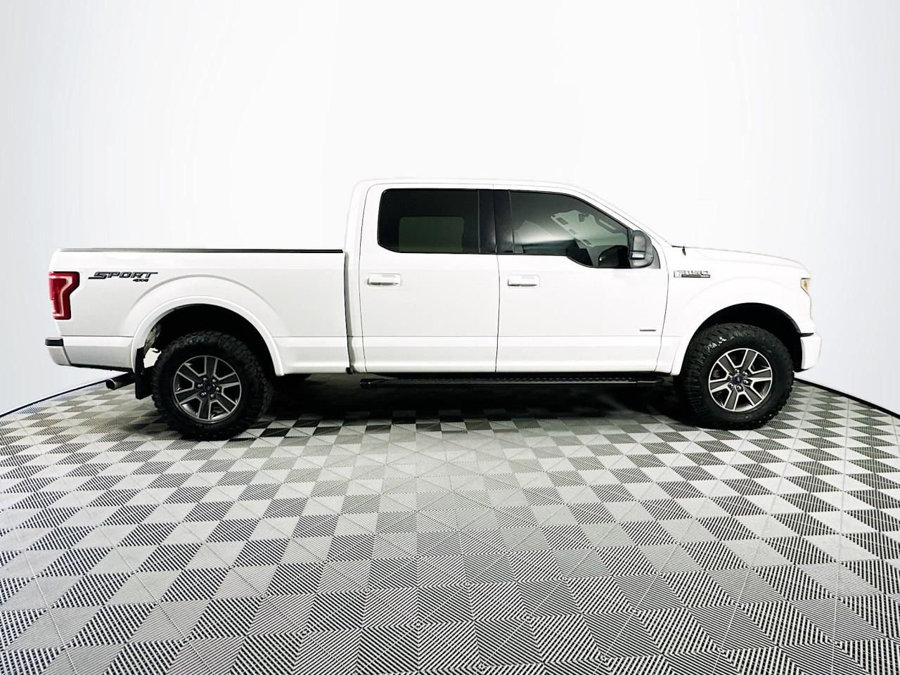 Used 2016 Ford F150 XLT w/ Equipment Group 302A Luxury image 7
