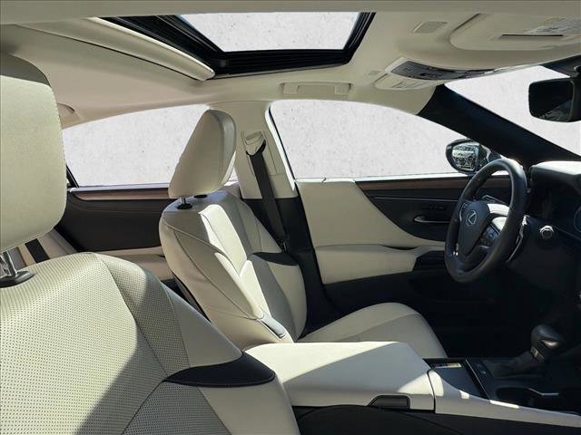 Used 2024 Lexus ES 300h w/ Premium Package image 26