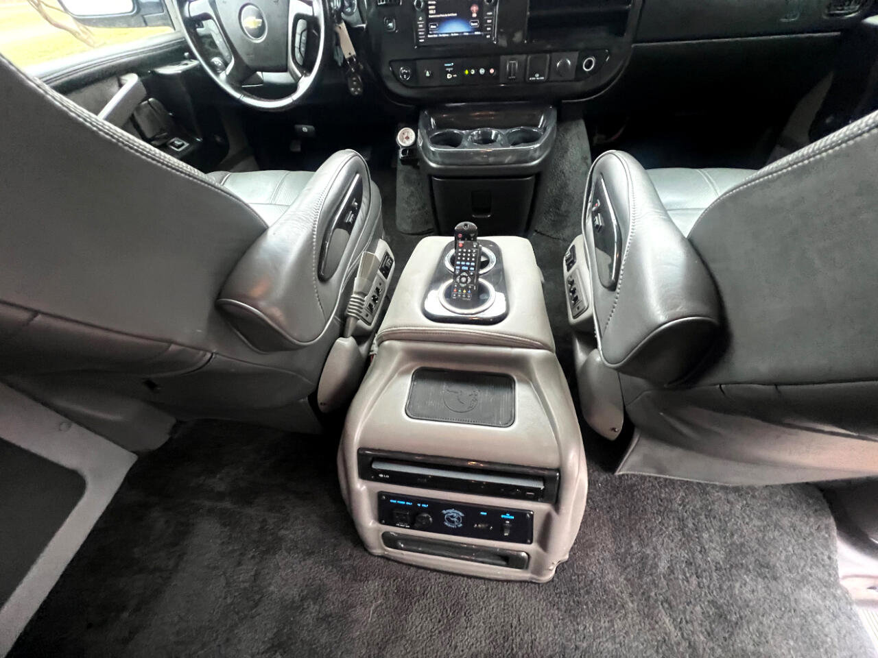 Used 2017 Chevrolet Express 2500 Extended image 33