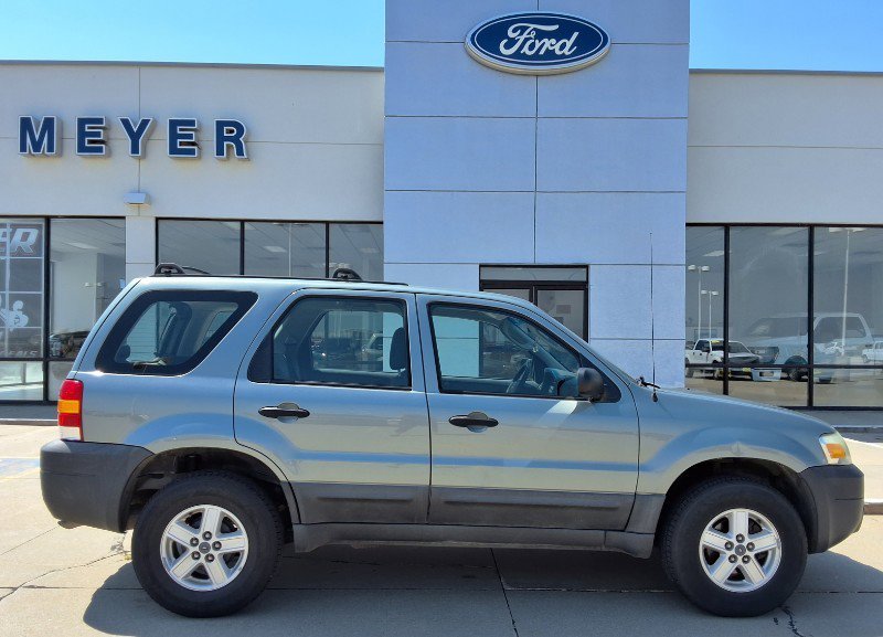 Used 2005 Ford Escape XLS