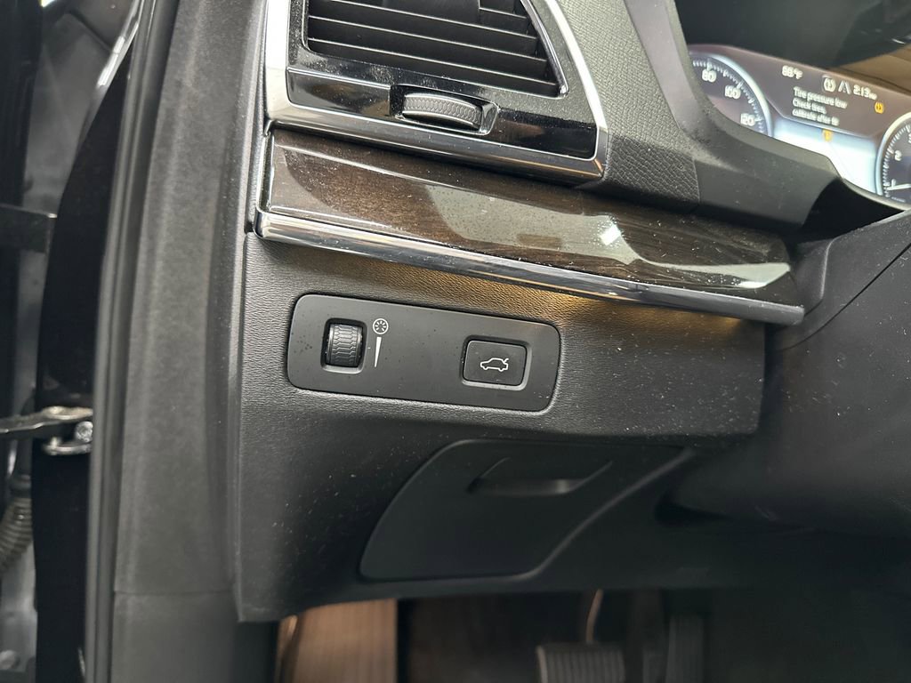 Used 2017 Volvo XC90 T6 Momentum w/ Vision Package AWD/4WD image 36