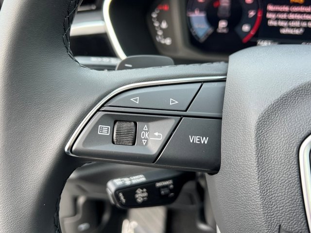Certified 2025 Audi Q3 2.0T Premium Plus w/ Premium Plus Package image 27