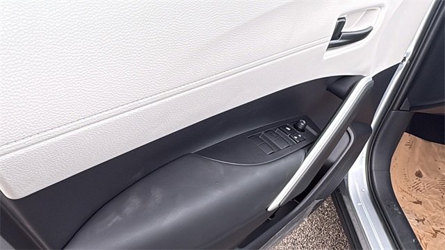 New 2026 Toyota Corolla Cross L image 18