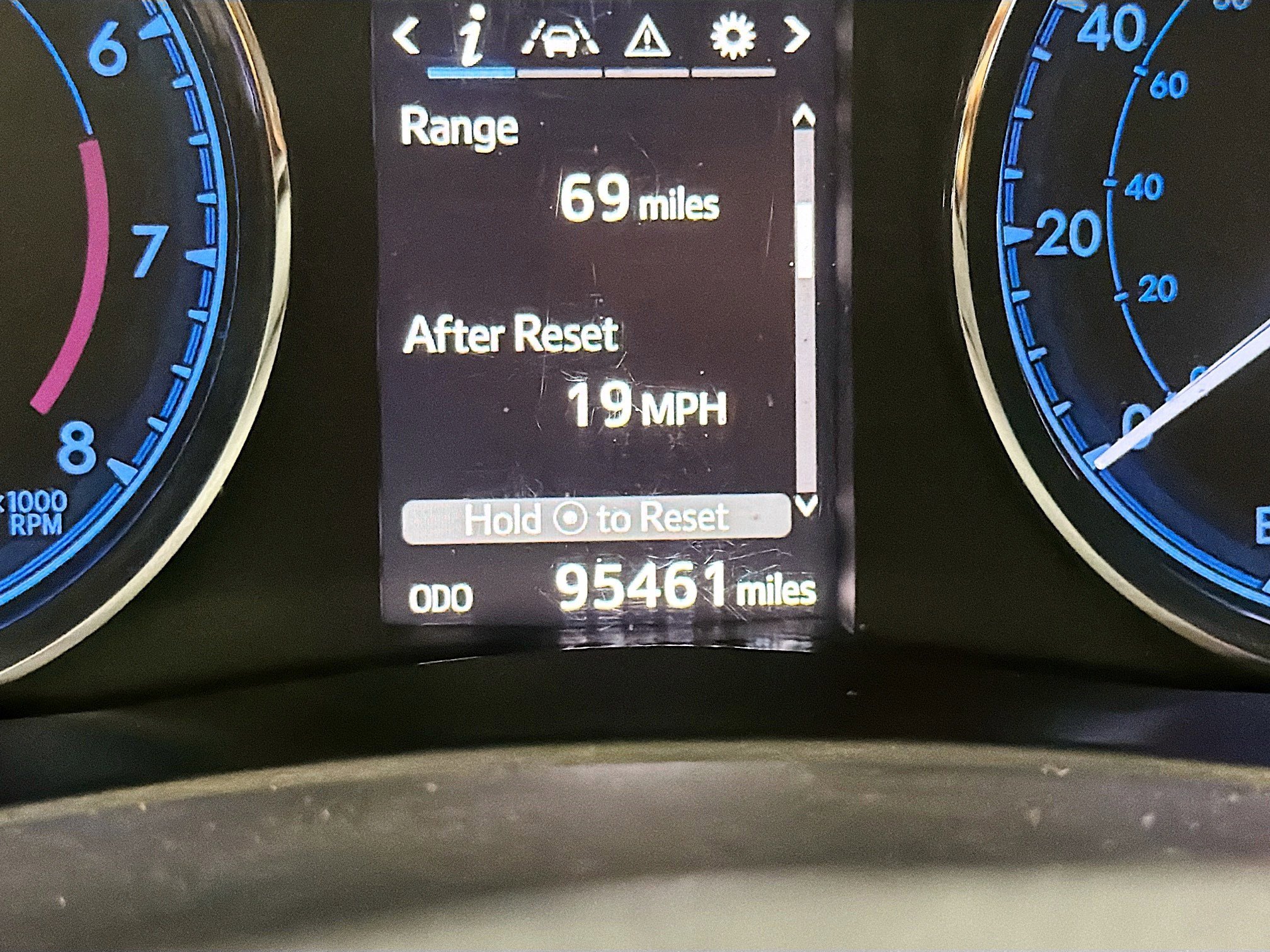 Used 2018 Toyota Corolla SE w/ Carpet Mat Package (TMS) FWD image 17