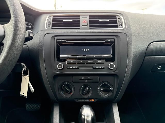 Used 2014 Volkswagen Jetta SE image 21