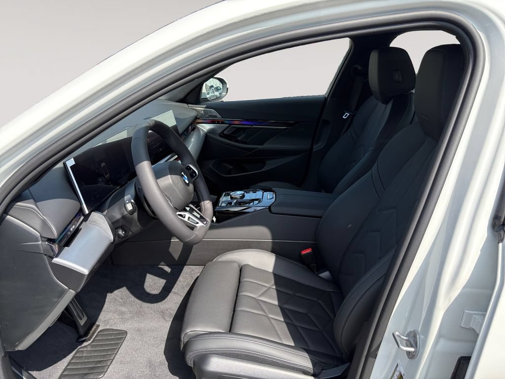 New 2027 BMW 530i xDrive w/ M Sport Package AWD/4WD image 9