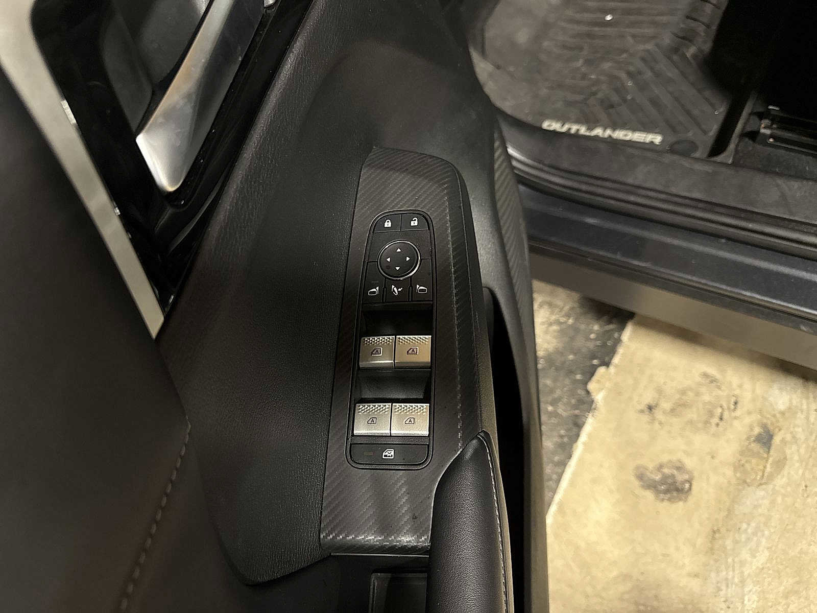 Used 2024 Mitsubishi Outlander Ralliart image 23