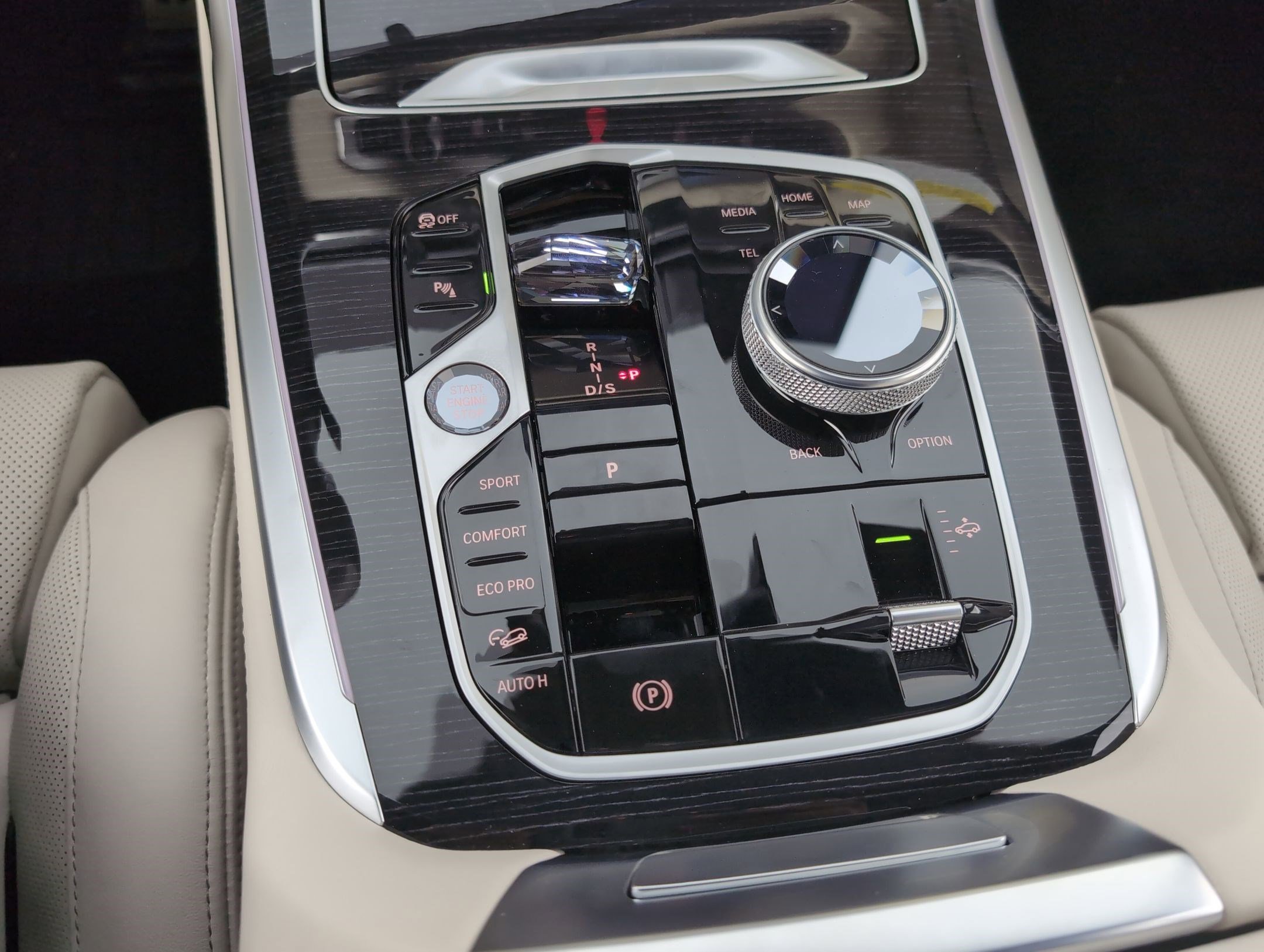 New 2026 BMW X7 xDrive40i w/ Executive Package image 19