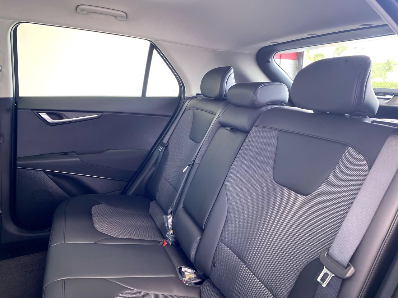 New 2026 Kia Niro EX FWD image 34