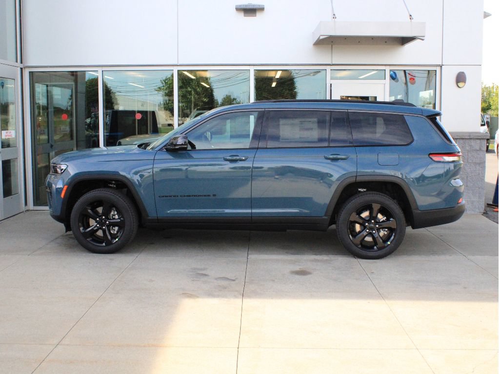 New 2026 Jeep Grand Cherokee L Limited w/ Limited Altitude Package AWD/4WD image 5