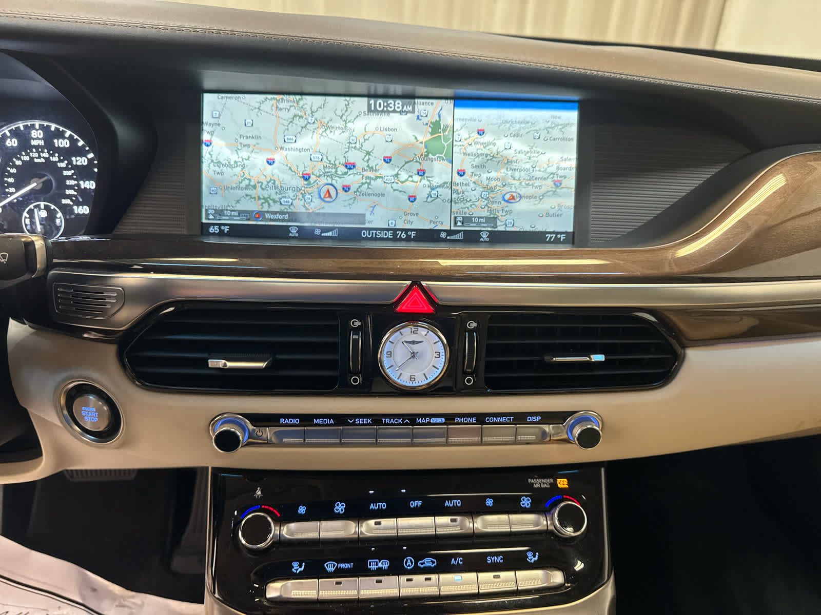 Used 2018 Genesis G90 5.0 Ultimate AWD/4WD image 6