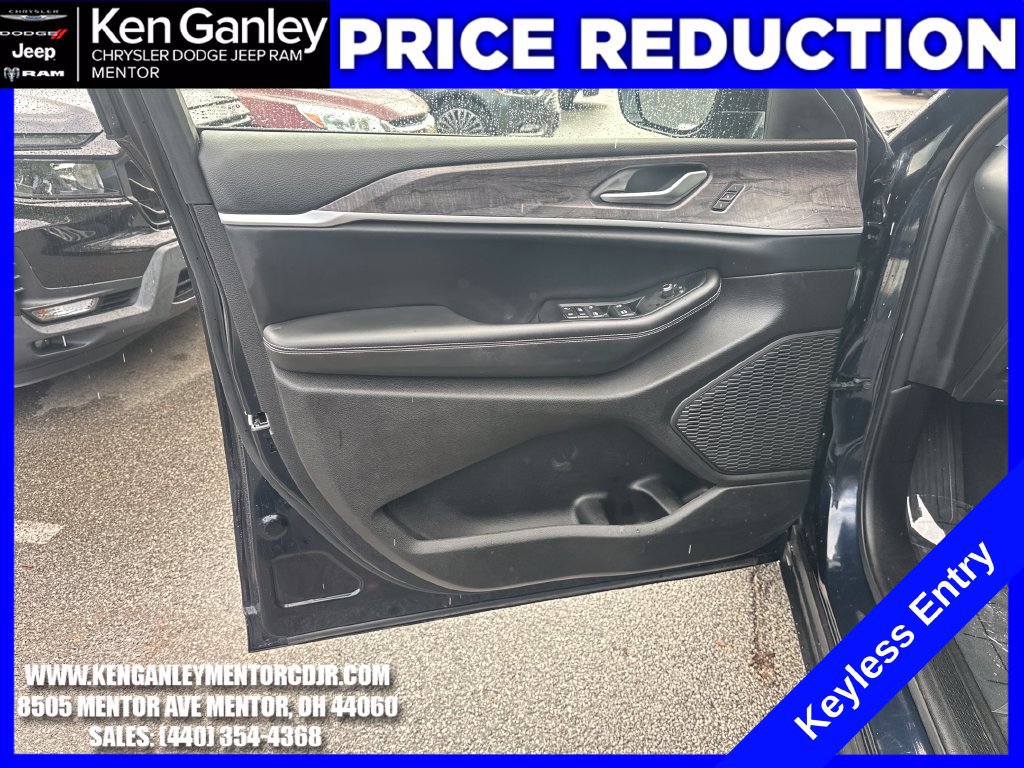 Certified 2023 Jeep Grand Cherokee Limited AWD/4WD image 15