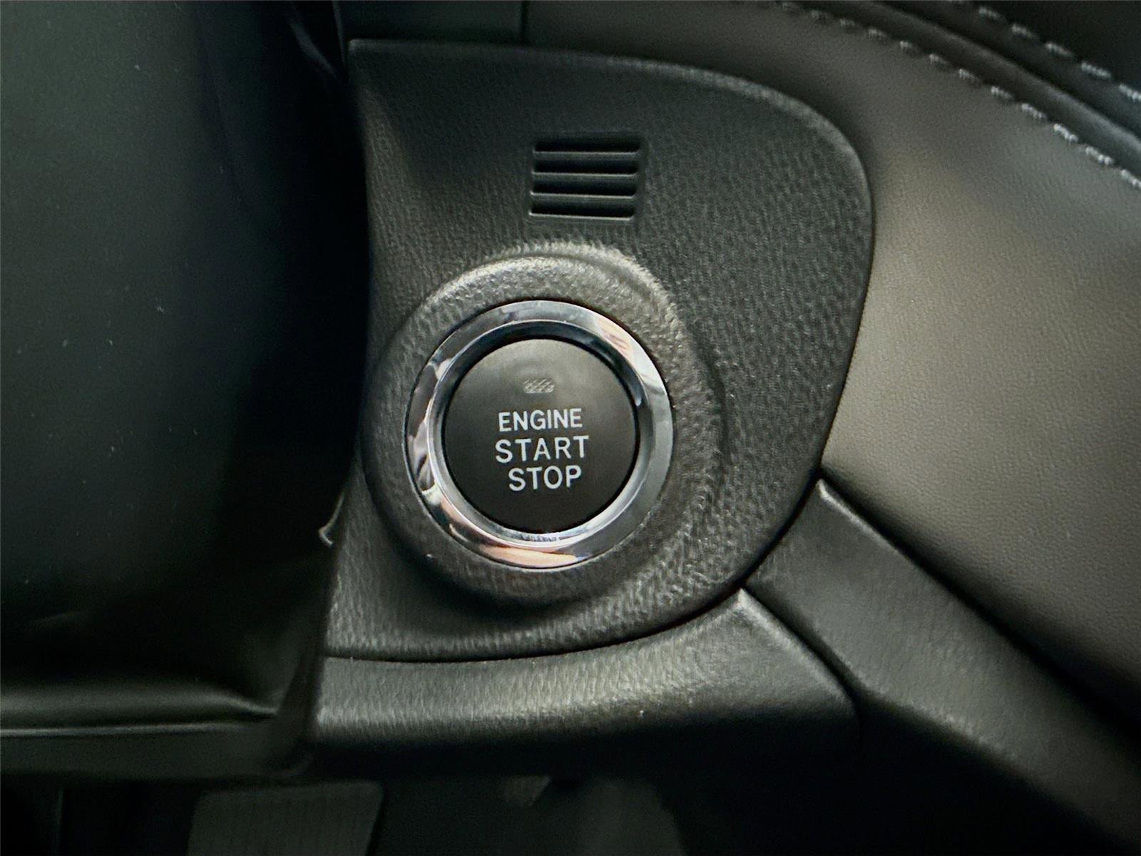 Certified 2025 Subaru Outback Onyx Edition XT image 17