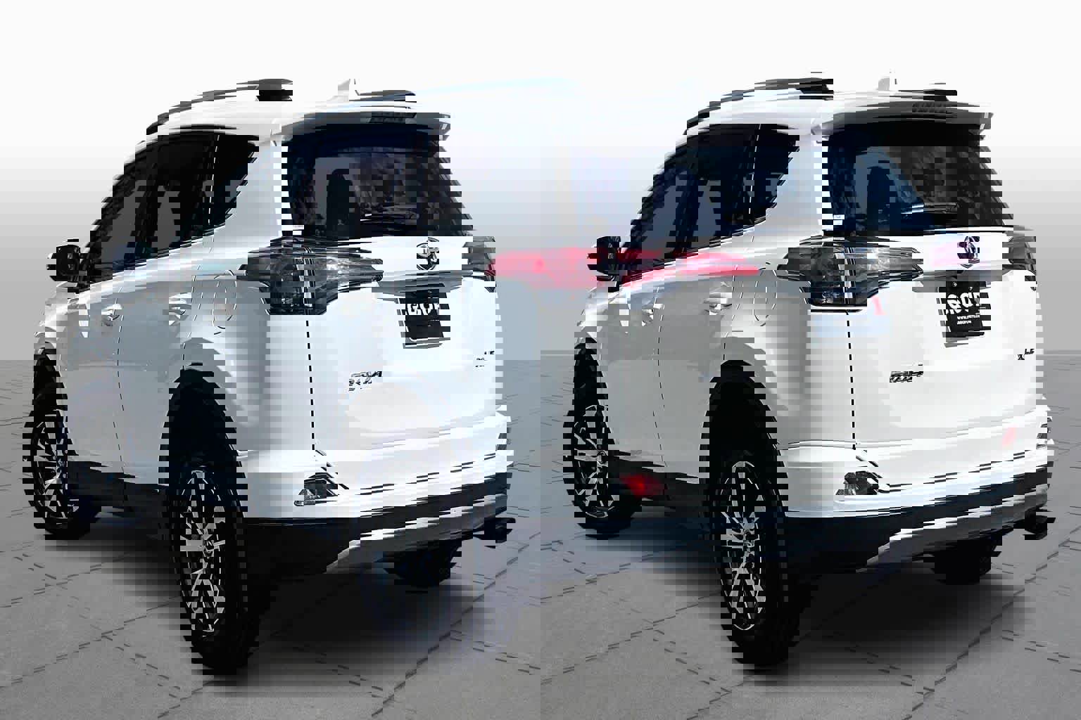 Used 2018 Toyota RAV4 XLE image 12