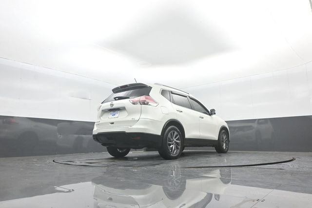 Used 2016 Nissan Rogue SL w/ SL Premium Package image 32