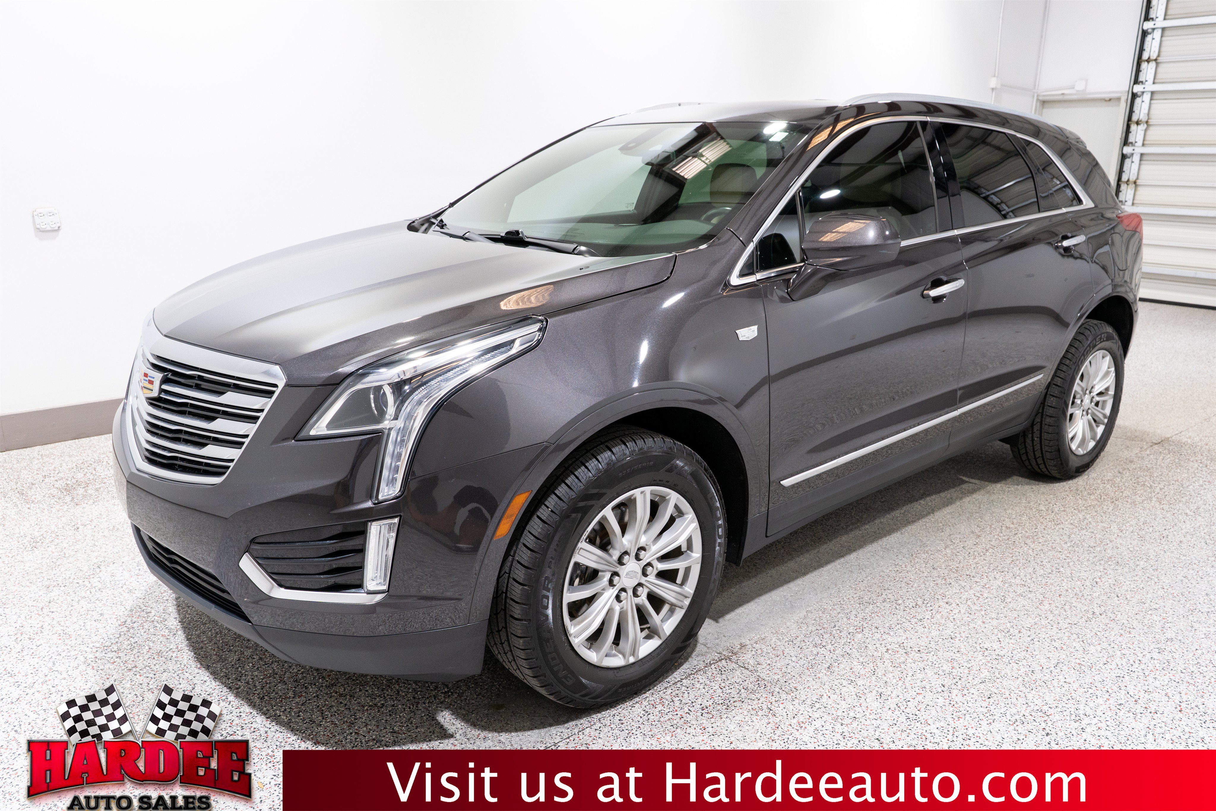 Used 2019 Cadillac XT5 FWD image 2