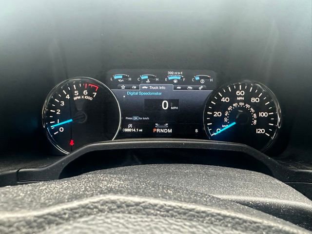 Used 2017 Ford F150 Platinum w/ Equipment Group 701A Luxury image 11