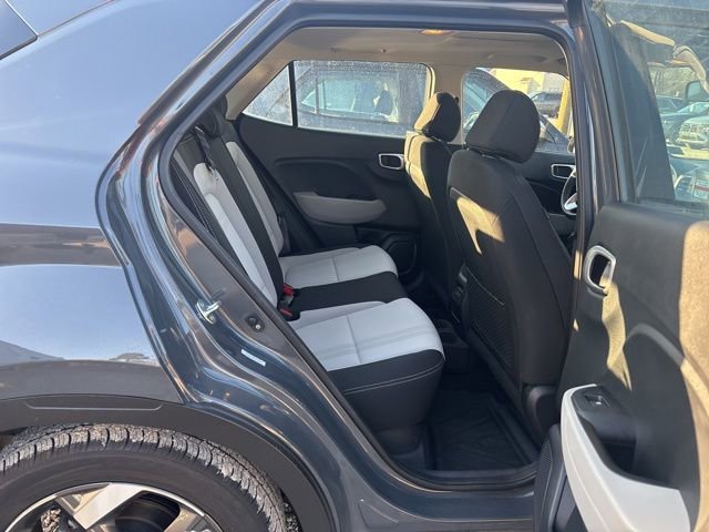 Used 2024 Hyundai Venue SEL image 9