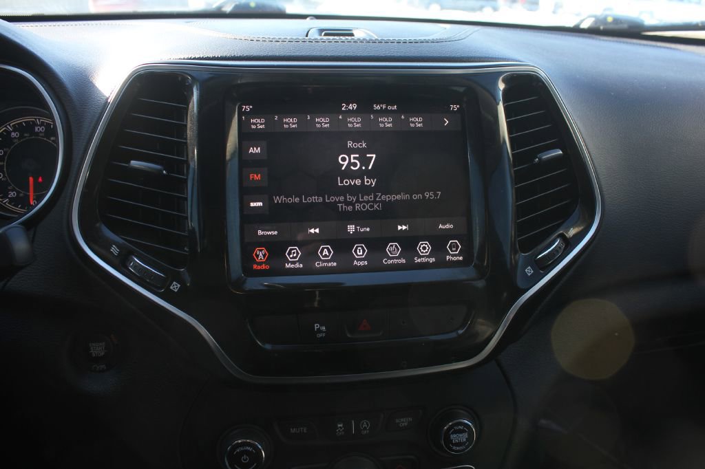 Used 2019 Jeep Cherokee Limited image 18