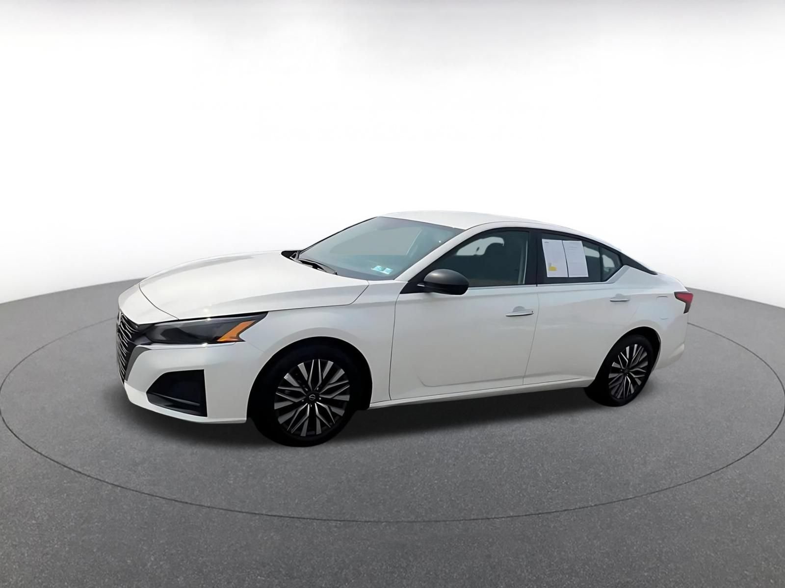Used 2025 Nissan Altima 2.5 SV FWD image 7