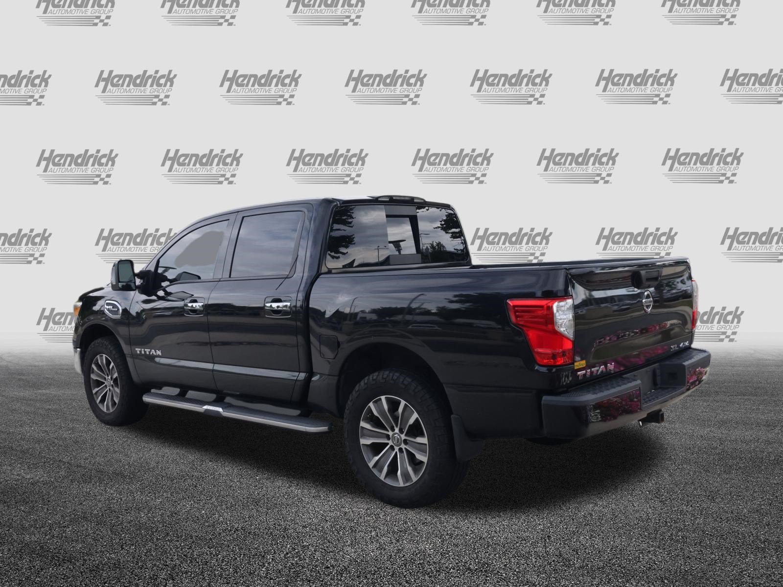 Used 2017 Nissan Titan SL w/ SL Towing Convenience Package AWD/4WD image 7