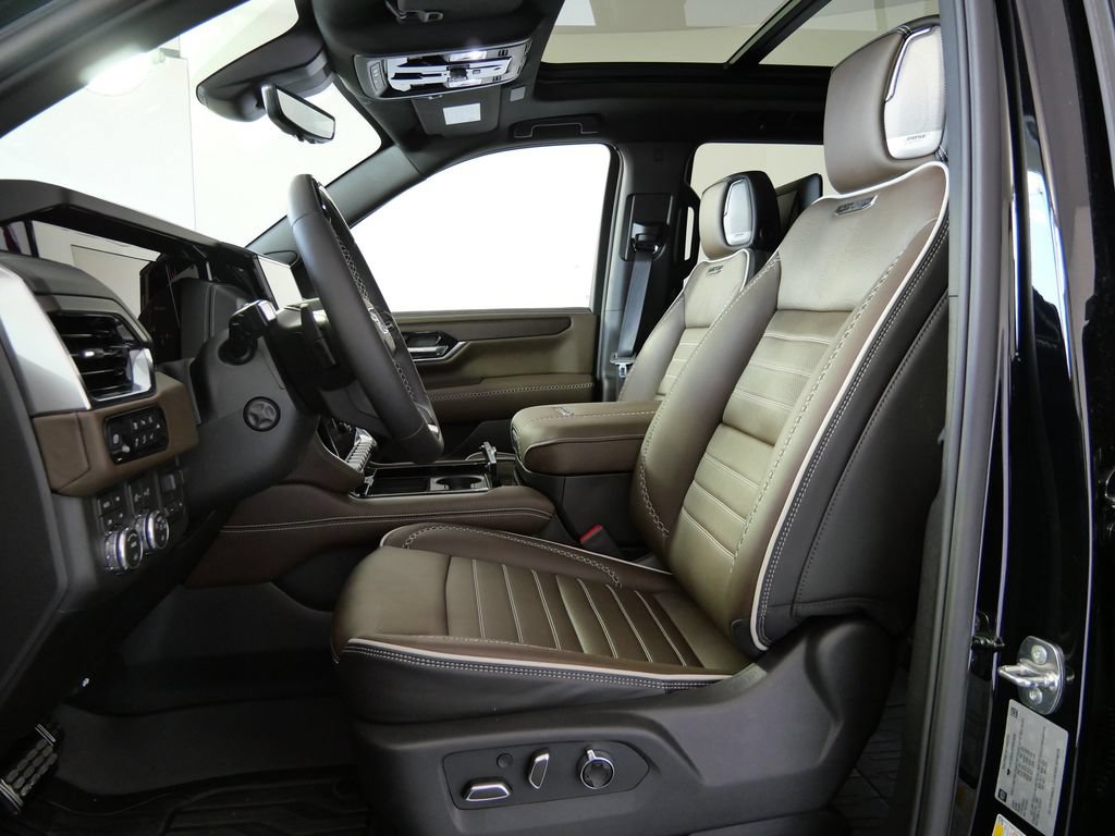 New 2026 GMC Yukon Denali Ultimate AWD/4WD image 10