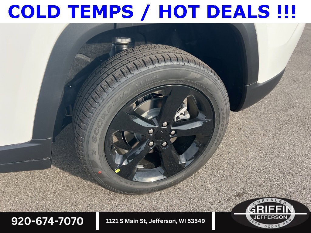 New 2025 Jeep Grand Cherokee Limited w/ Black Appearance Package image 15