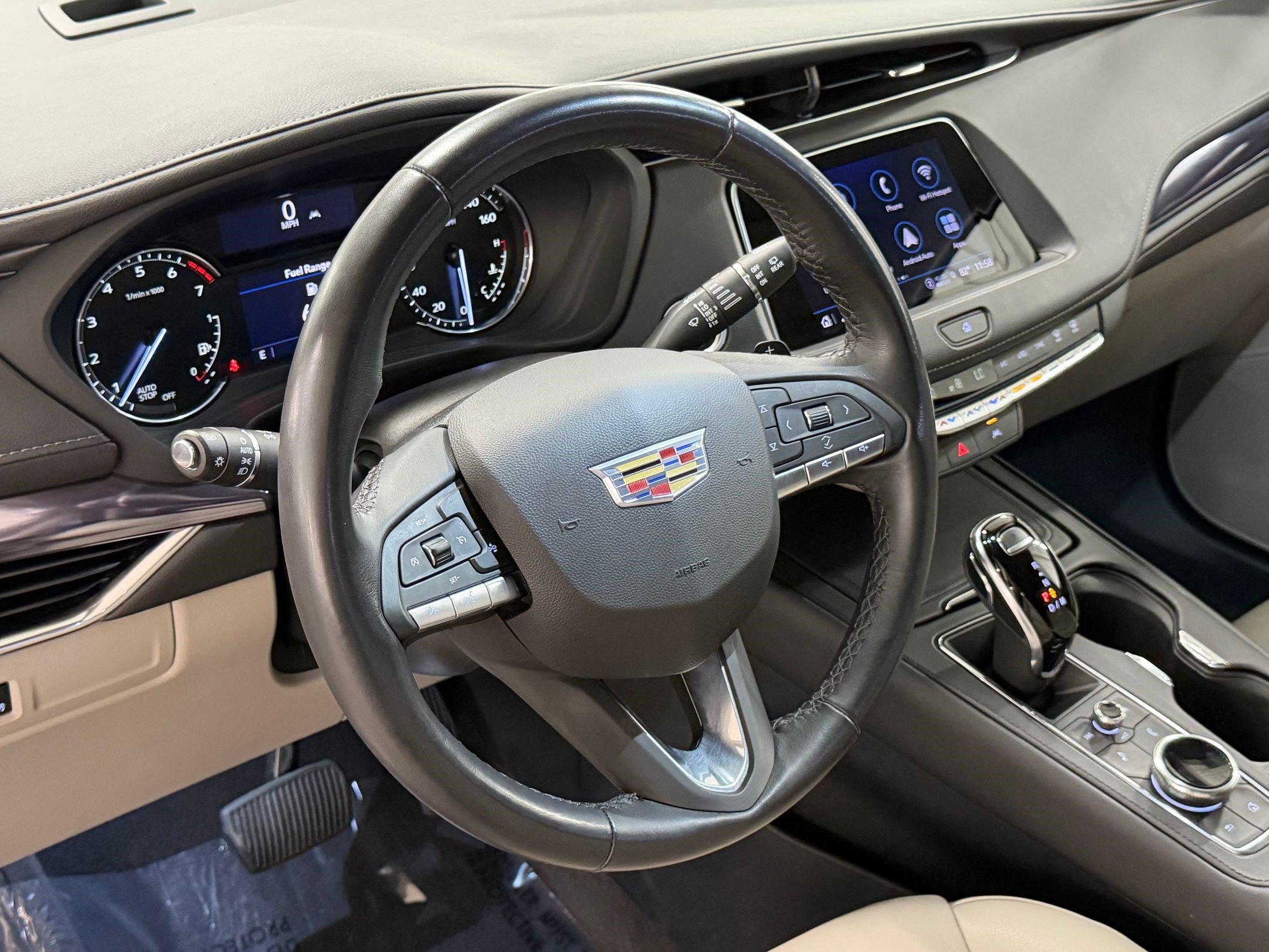 Used 2022 Cadillac XT4 Luxury w/ Driver Awareness Package FWD image 4