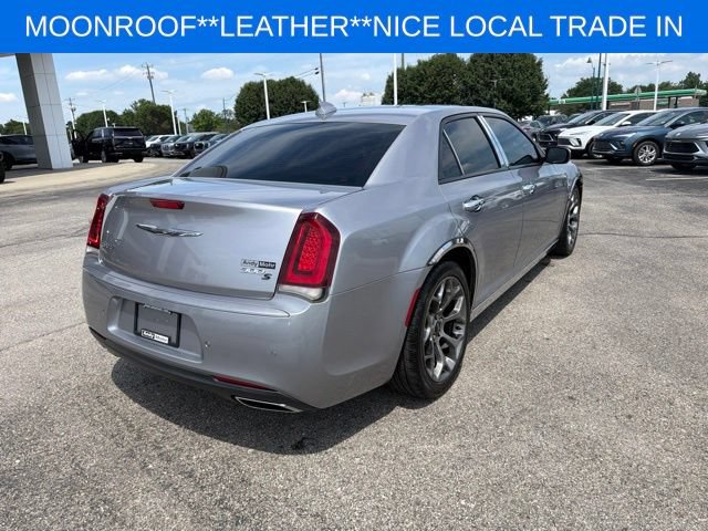 Used 2018 Chrysler 300 S w/ 300S Premium Group RWD image 11