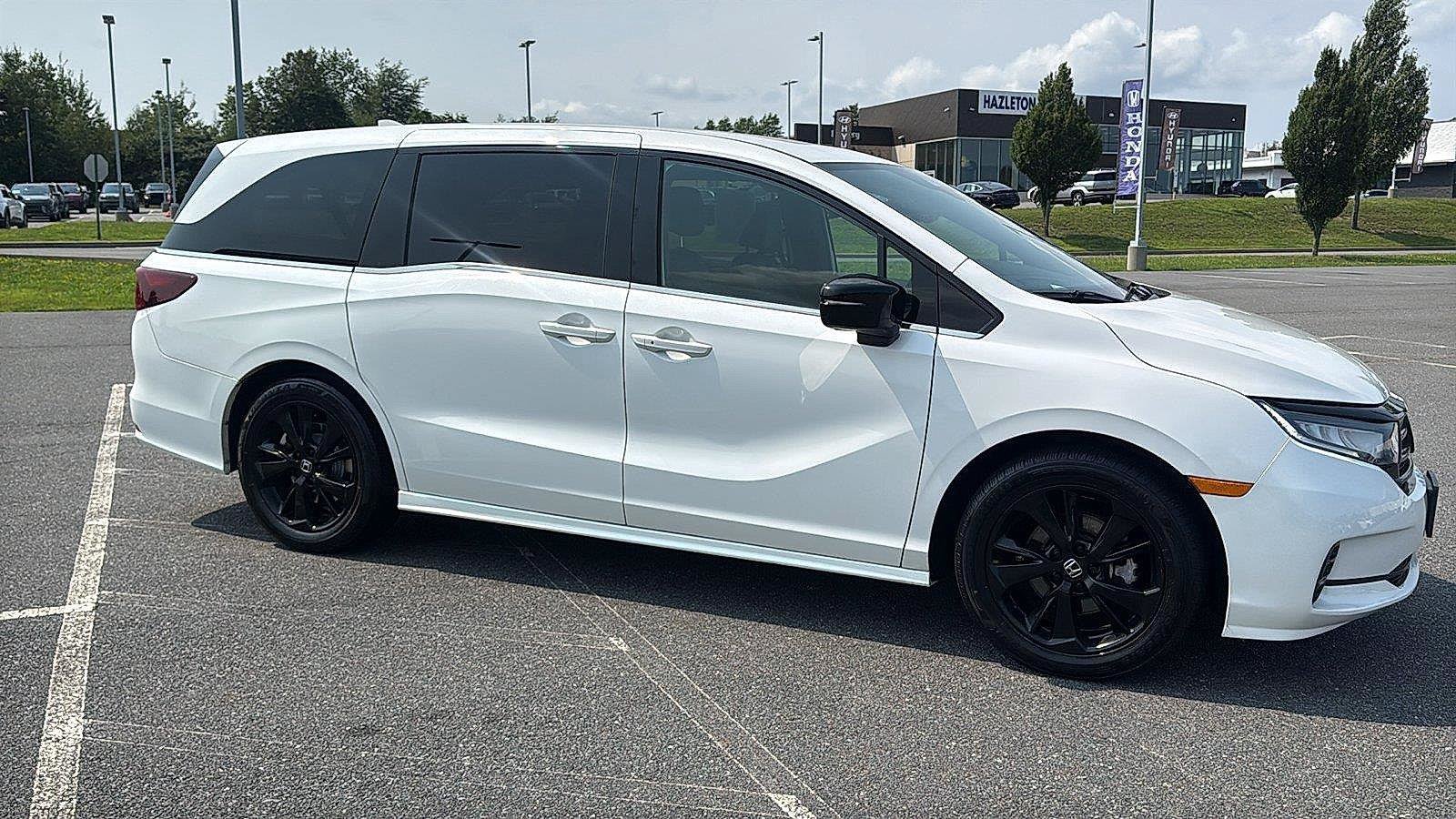 Used 2023 Honda Odyssey Sport image 3