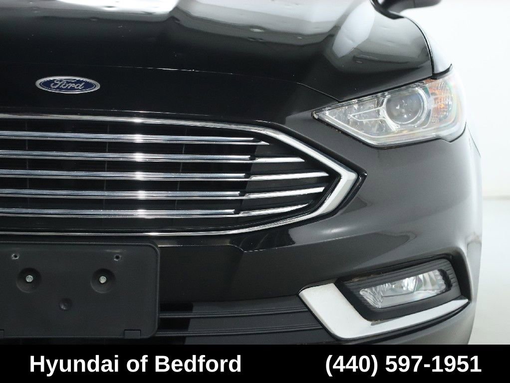 Used 2018 Ford Fusion SE w/ Equipment Group 201A FWD image 8