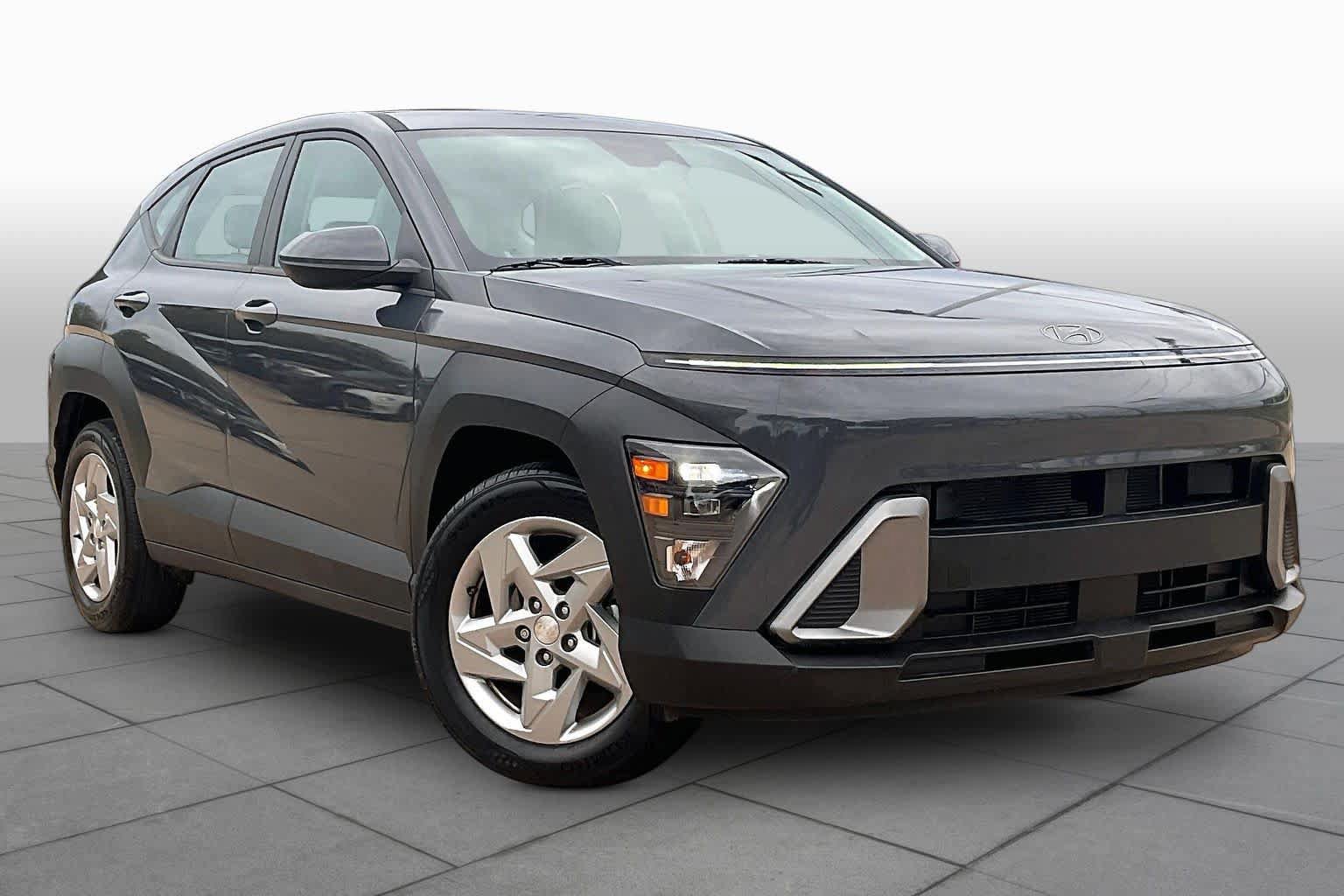 Certified 2024 Hyundai Kona SE FWD image 2