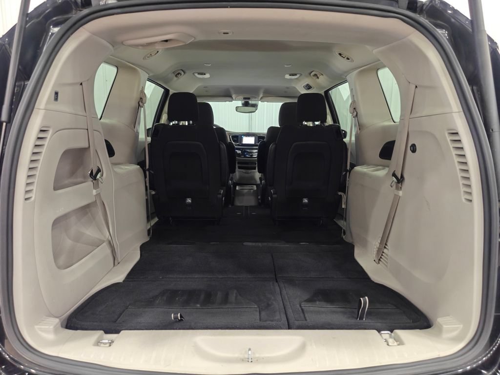 Used 2023 Chrysler Voyager LX FWD image 29