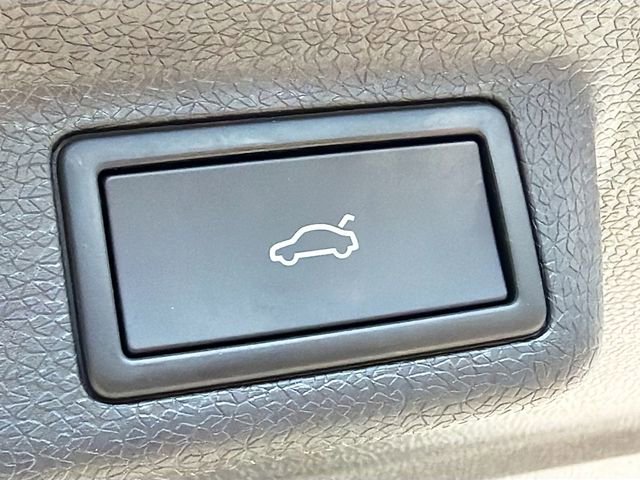 Used 2025 Volkswagen ID. Buzz Pro S Plus image 13