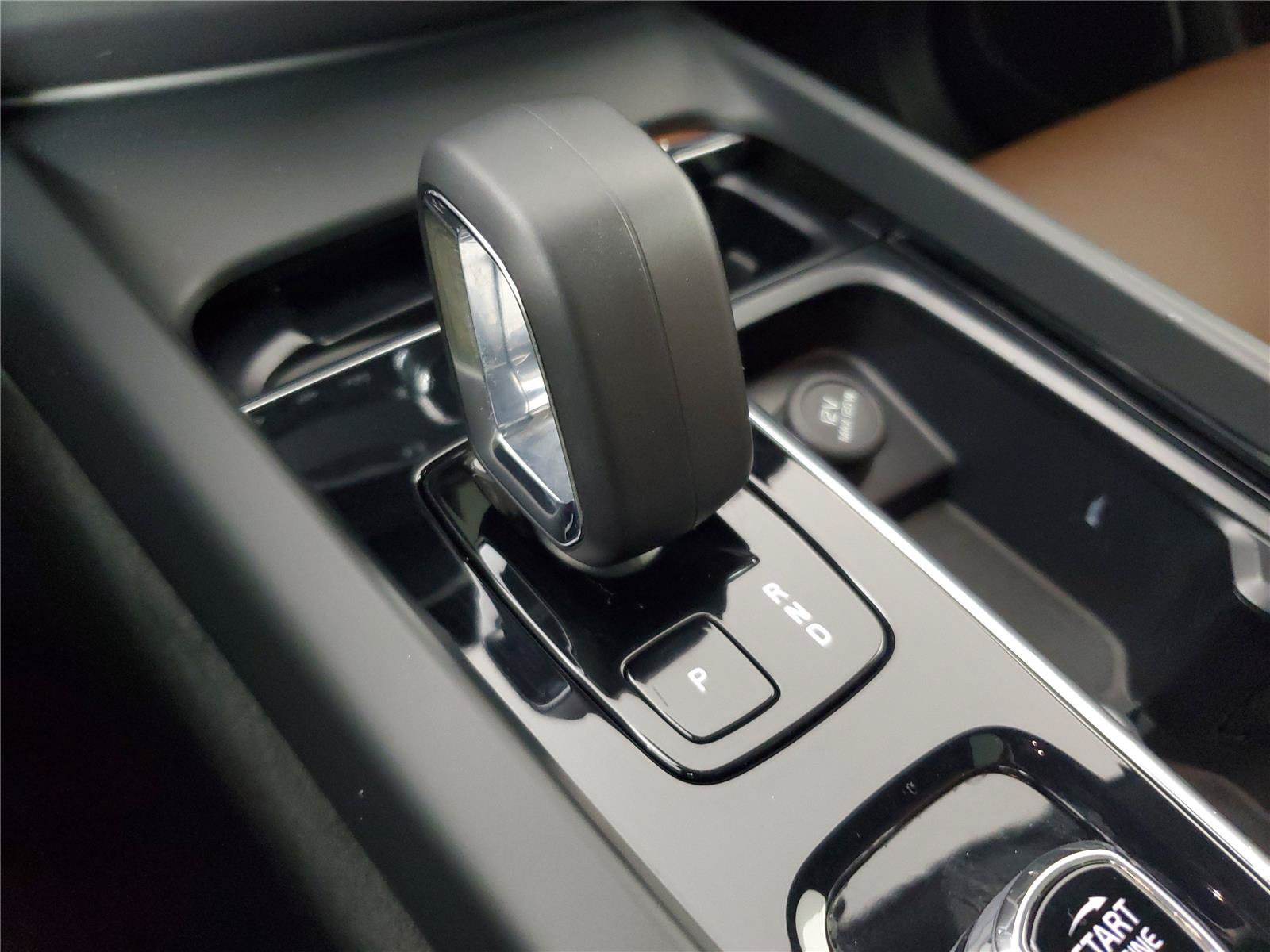 Certified 2023 Volvo XC60 B5 Plus w/ Climate Package FWD image 29