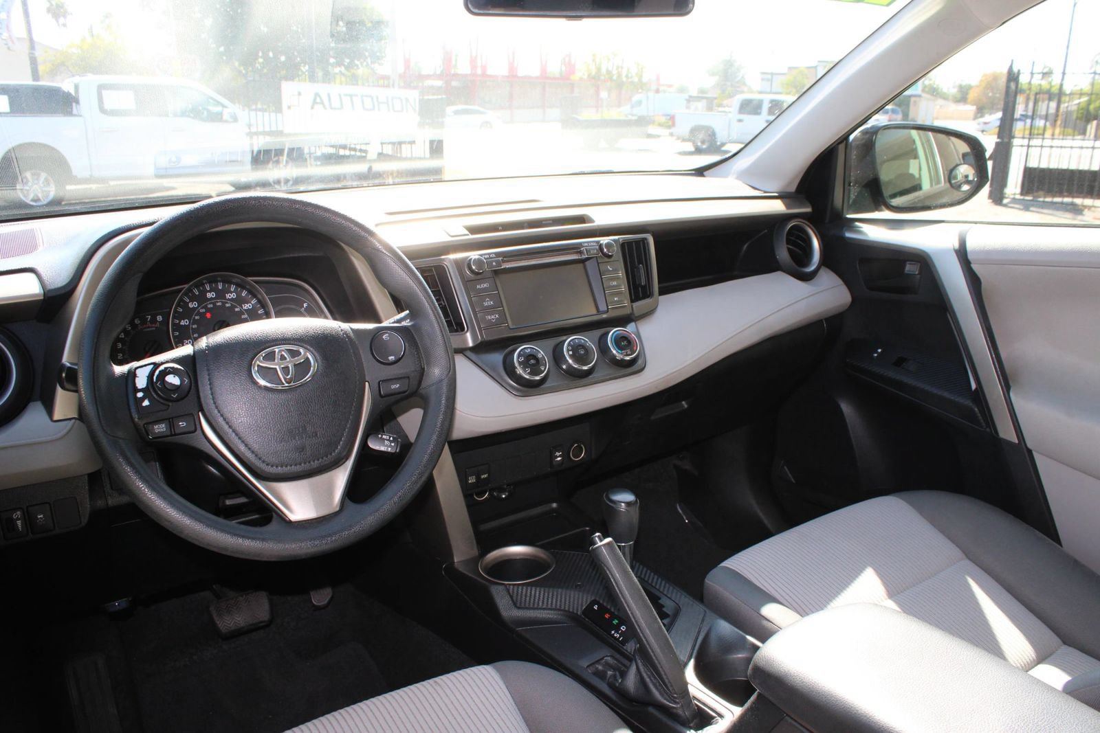 Used 2013 Toyota RAV4 LE FWD image 24