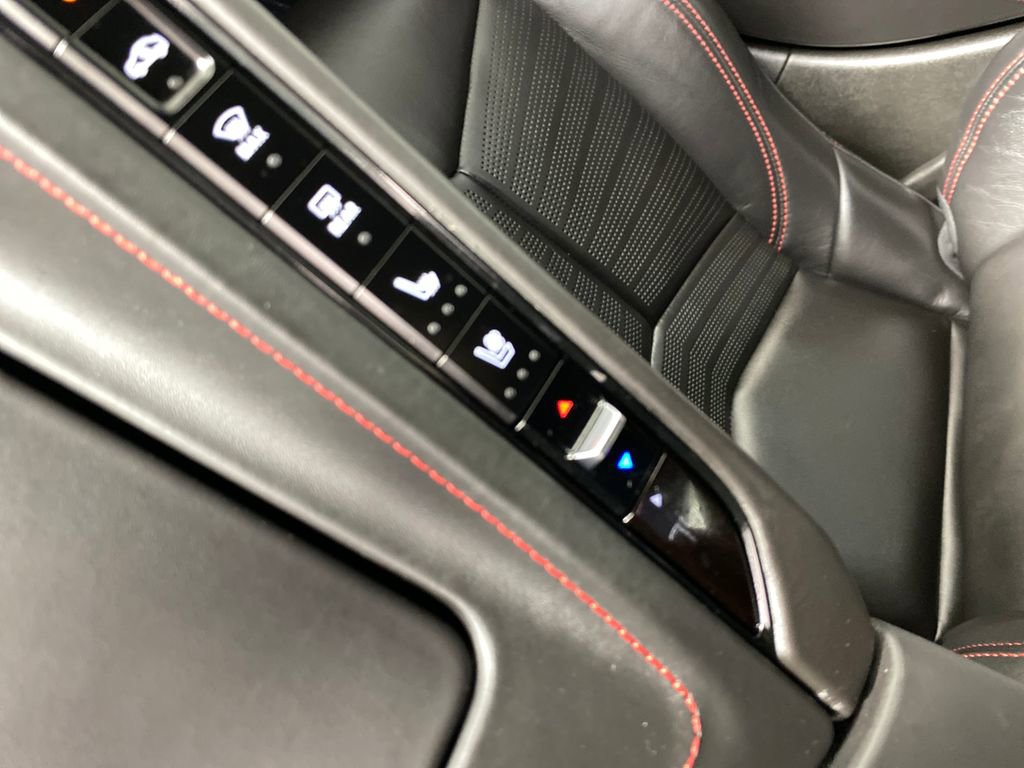 Used 2021 Chevrolet Corvette Stingray Premium Cpe w/ Z51 Performance Package image 21