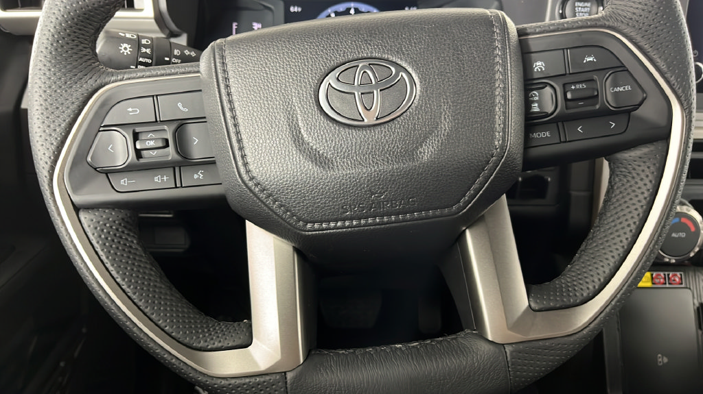 Used 2025 Toyota Tacoma SR5 w/ SR5 Upgrade Package AWD/4WD image 23