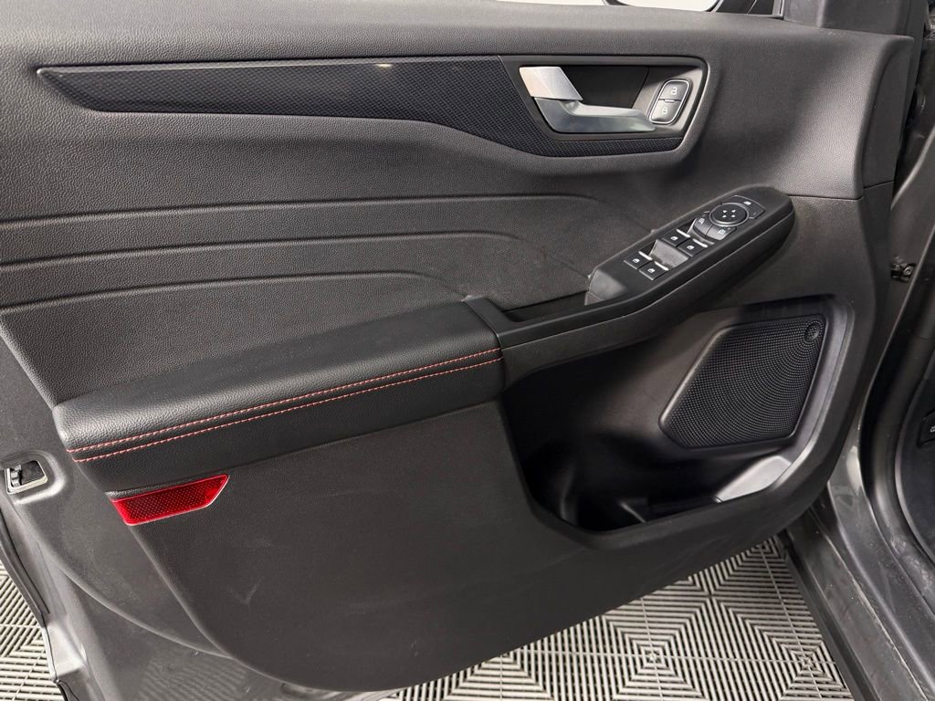 Used 2025 Ford Escape ST-Line image 23