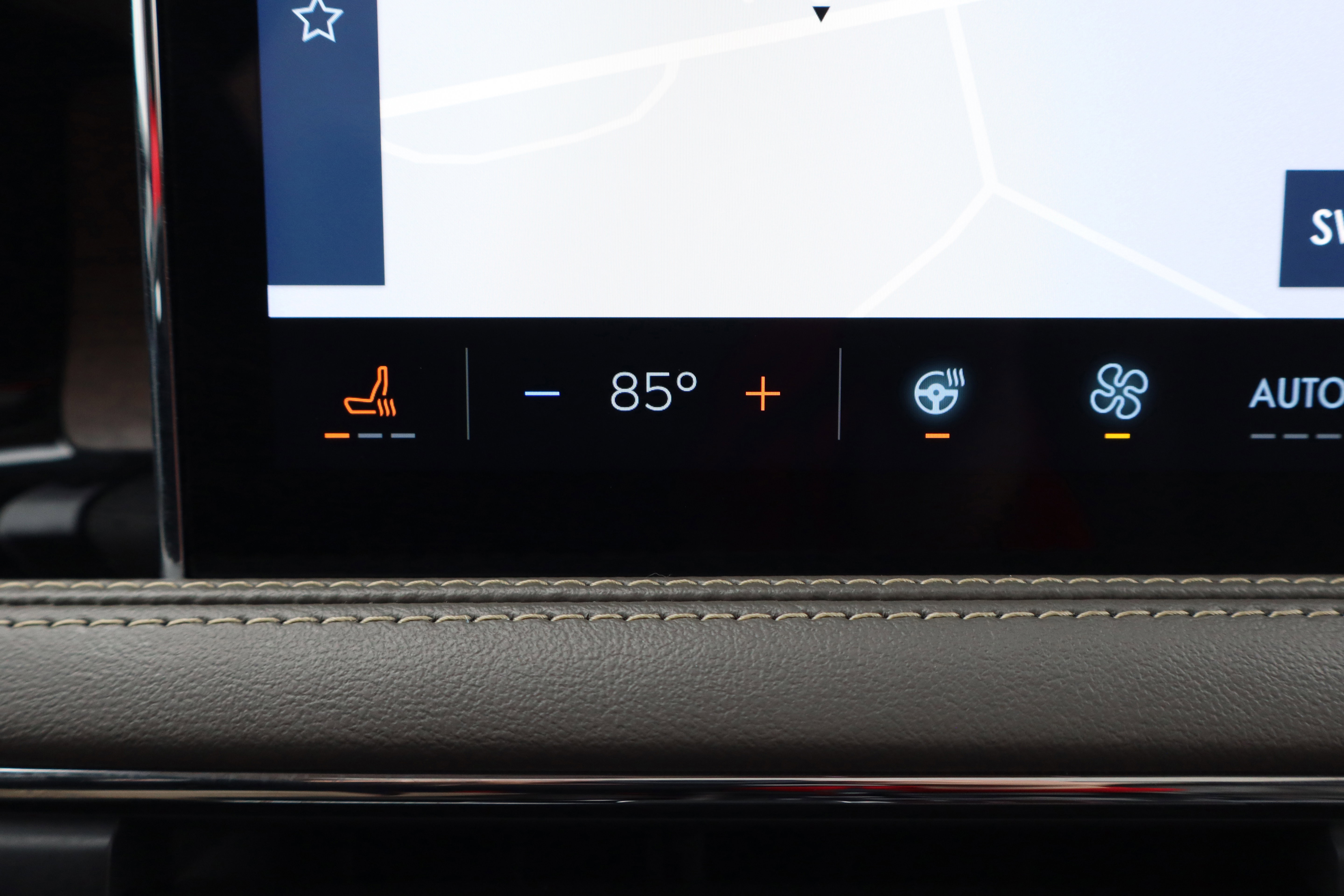 Used 2023 Lincoln Corsair Reserve w/ Equipment Group 202A image 24