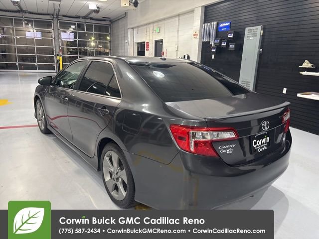 Used 2014 Toyota Camry SE w/ Moonroof Package image 6